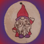 Winke-Wichtel, rot (Feuerzeichnung + Aquarell) – ø ca. 8 cm
